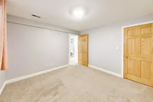 3848 W Sunnyside Ave, Chicago, IL 60625 - Photo 24