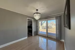 910 S Golf Cul De Sac St, Des Plaines, IL 60016 - Photo 4