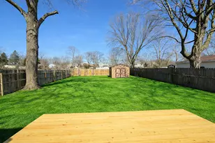 910 S Golf Cul De Sac St, Des Plaines, IL 60016 - Photo 6