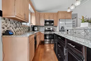 22W630 Armitage Ave, Glen Ellyn, IL 60137 - Photo 4