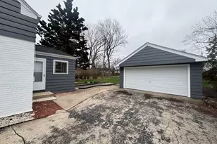 8425 W Carol St, Niles, IL 60714 - Photo 12