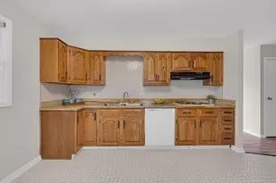 1423 S Busse Rd, Mount Prospect, IL 60056 - Photo 6