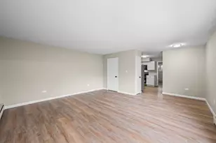 1101 Holiday Ln, Des Plaines, IL 60016 - Photo 4