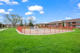 1101 Holiday Ln, Des Plaines, IL 60016 - Photo 18