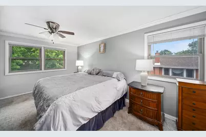 8918 S Francisco Avenue, Evergreen Park, IL 60805 - Photo 14