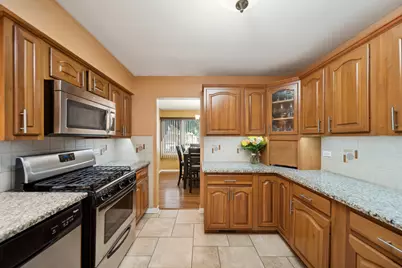 8918 S Francisco Avenue, Evergreen Park, IL 60805 - Photo 4