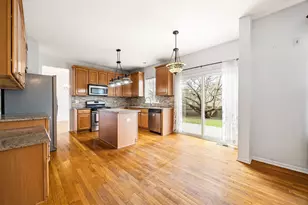 9 Lilac Ct, Bolingbrook, IL 60490 - Photo 8