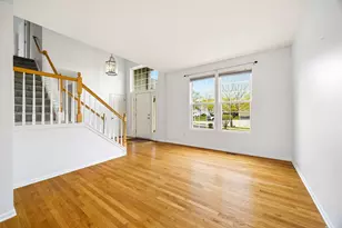 9 Lilac Ct, Bolingbrook, IL 60490 - Photo 6