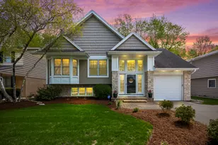 831 S Dryden Pl, Arlington Heights, IL 60005 - Photo 2