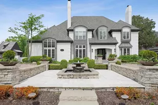 21 E 8th St, Hinsdale, IL 60521 - Photo 1