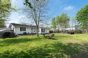 1810 W Chestnut St, Marion, IL 62959 - Photo 26