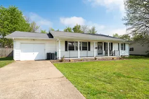 1810 W Chestnut St, Marion, IL 62959 - Photo 2