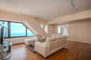 175 E Delaware Pl, Chicago, IL 60611 - Photo 8