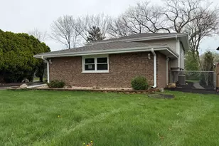 7547 Blazer Ave, Justice, IL 60458 - Photo 2