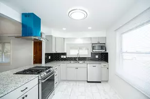 16221 Hermitage Ave, Markham, IL 60428 - Photo 4