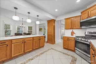 1028 S 4th St, Saint Charles, IL 60174 - Photo 14