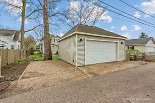 1028 S 4th St, Saint Charles, IL 60174 - Photo 30