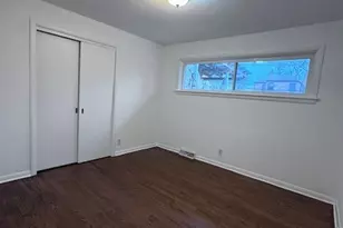 9132 S California Ave, Evergreen Park, IL 60805 - Photo 8