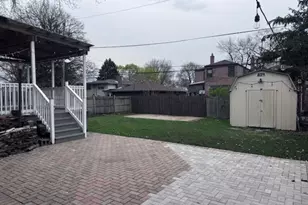 9132 S California Ave, Evergreen Park, IL 60805 - Photo 20