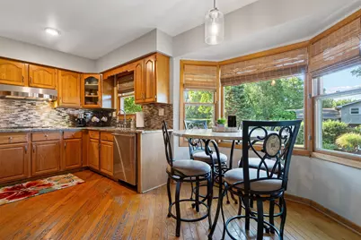 2143 E Peachtree Lane, Arlington Heights, IL 60004 - Photo 8