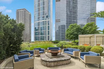 225 N Columbus Drive #6705, Chicago, IL 60601 - Photo 32
