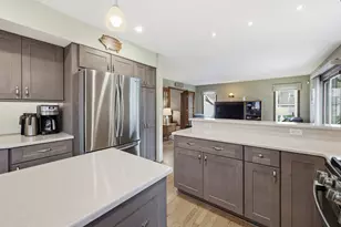 1846 Baltimore Dr, Elk Grove Village, IL 60007 - Photo 4