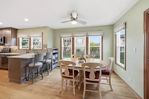 1846 Baltimore Dr, Elk Grove Village, IL 60007 - Photo 12