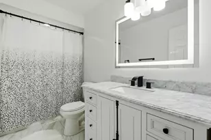 1038 S Hunt Club Dr, Mount Prospect, IL 60056 - Photo 10