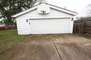 704 Lincolnwood Dr, Streamwood, IL 60107 - Photo 16