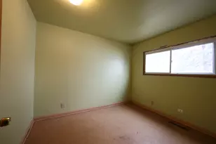 704 Lincolnwood Dr, Streamwood, IL 60107 - Photo 8
