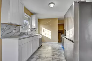 7754 S McVicker Ave, Burbank, IL 60459 - Photo 10