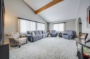 254 Bunting Ln, Bloomingdale, IL 60108 - Photo 10