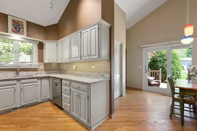 4759 Crest Court, Waukegan, IL 60087 - Photo 8