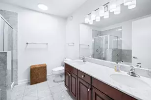 201 N Westshore Dr, Chicago, IL 60601 - Photo 20