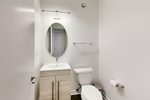 201 N Westshore Dr, Chicago, IL 60601 - Photo 26