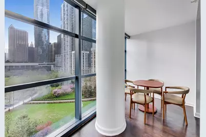 201 N Westshore Drive #801, Chicago, IL 60601 - Photo 18