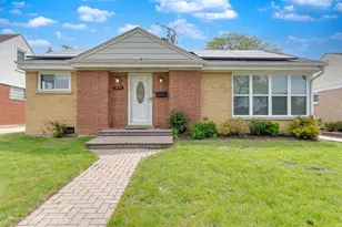 7841 N Odell Ave, Niles, IL 60714 - Photo 1