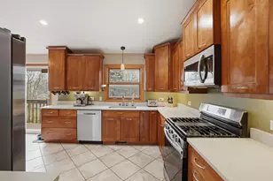 1358 Cottonwood Ln, Crystal Lake, IL 60014 - Photo 8