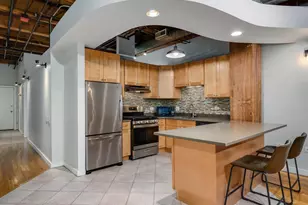 732 S Financial Pl, Chicago, IL 60605 - Photo 4
