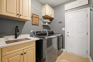 4359 Canterbury Ct, Saint Charles, IL 60174 - Photo 14