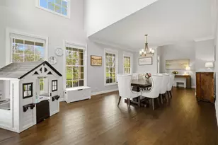 4359 Canterbury Ct, Saint Charles, IL 60174 - Photo 6