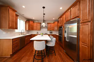 1812 Warwick Ln, Schaumburg, IL 60193 - Photo 8