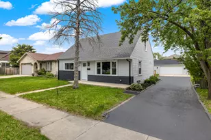 7835 Massasoit Ave, Burbank, IL 60459 - Photo 2