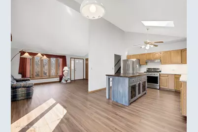 27W015 Manchester Road, Winfield, IL 60190 - Photo 4