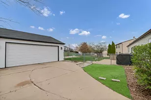 1320 Elm Dr, Schaumburg, IL 60194 - Photo 22