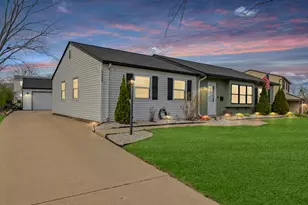 1320 Elm Dr, Schaumburg, IL 60194 - Photo 2