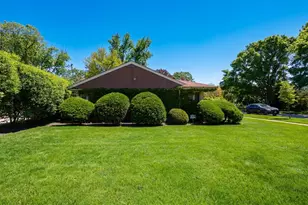 901 Park Plaine Ave, Park Ridge, IL 60068 - Photo 18