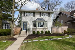 818 N Euclid Ave, Oak Park, IL 60302 - Photo 2