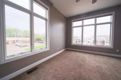 4935 Utica Ridge Road #220, Davenport, IA 52807 - Photo 18
