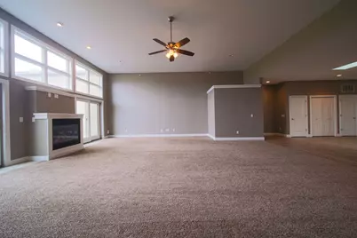 4935 Utica Ridge Road #220, Davenport, IA 52807 - Photo 8